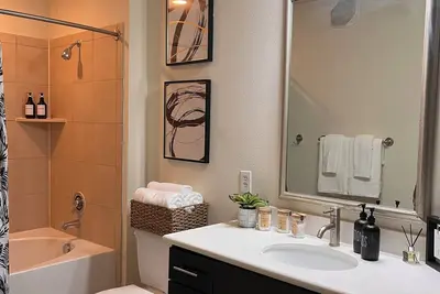 Image de Luxurious Retro Getaway 10 Minute drive to Nrg Stadium