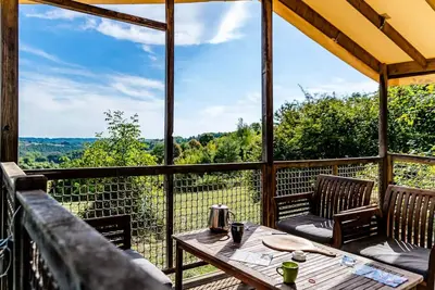Image de Bungalow Standard 19m2 (Schlafzimmer) - Überdachte Terrasse 6m2 - Ohne Sanitäranlagen 5 Personen