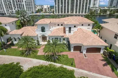 Image de Furnished Waterfront Rental House with Dock and Boat Access