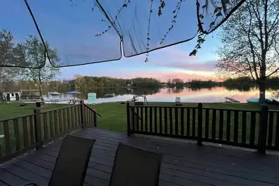 Image de Sunset Shores #4 Fishing Cottage: Sleeps 4, waterfront, firepit, wifi, rowboat