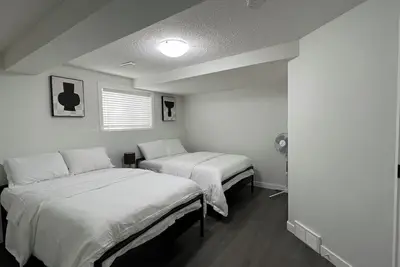 Image de Cozy 3 beds Suite Near Calgary Airport, Quiet, Clean & Convenient Sleeps 7