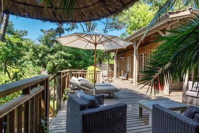 Image de Charmant im Typischen Cap Ferret Stil mit Jacuzzi