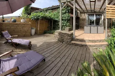 Image de Gîte authentique avec terrasse et tout confort, entre Monts du Lyonnais et bassin Stéphanois