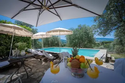 Image de Villa Ă Montepulciano avec 6 chambres Ă coucher, 14 couchages