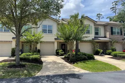 Image de Absolutely a stunning townhome. With everything you will need