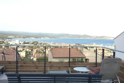 Image de Rez-de-villa avec vue panoramique sur la baie de La Ciotat