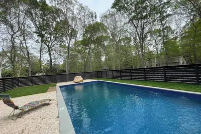 Image de Fantastic summer retreat with salt water heated pool