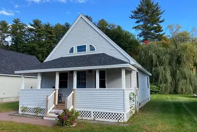 Image de Cozy Lake Cottage on Woodbury Pond.