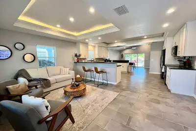 Image de New! Fully Renovated Sarasota Home