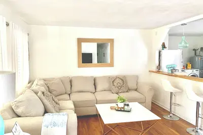 Image de Cozy Ranch Home, Centrally Located near Chicks Beach!