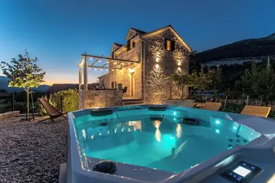 Image de Villa Le Adria ★ Private Hot Tub ★ Free Beach Parking ★ Rare & Unique experience