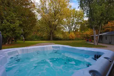 Image de Shores-Pickleball Ct | Hot Tub (Shared) | 2. 5 Acres | Dog Ok | Fire Pit
