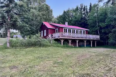 Image de Cozy Lakeside Duplex Cabin on Moosehead, 10-min walk to Downtown Greenville