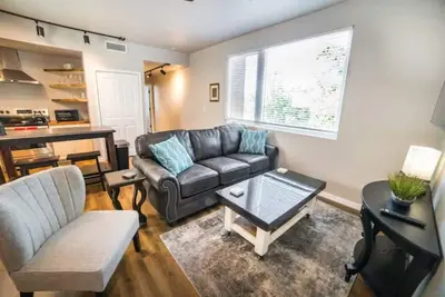 Image de 203 The Lofts, by Flagtown, 2 bed 2 bath with community hot tub