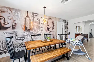 Image de Walk to Antique Row - Family-Friendly West Palm Beach Home
