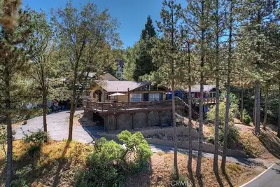 Image de Stunning Lake View Cabin with a 240 degree view of Lake Gregory, Sleeps 8
