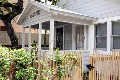 Image de Cozy Beachside Bungalow