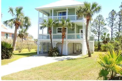 Image de Steps From the Beach, Ocean View, Pet Friendly and Golf Cart Included!