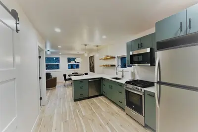 Image de Outlaw Inn Unit 4. Newly Remodeled large unit! 2 minutes walk to Main Street.