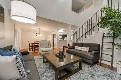Image de Spacious Private Retreat minutes from Attractions!