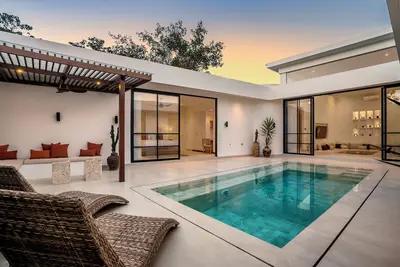 Image de Exquisite 3bd Pool House Close to the Beach