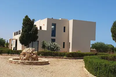 Image de Villa de Luxe, 8km Centre Ville, au Calme à la Campagne