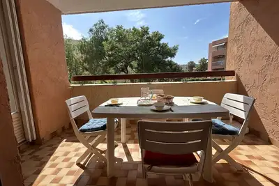 Image de Appartement lumineux avec terrasse, parking et proche plage à Sainte-Maxime