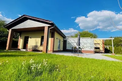 Image de Quiet vacation home with large garden and fireplace, near Lake Malchin