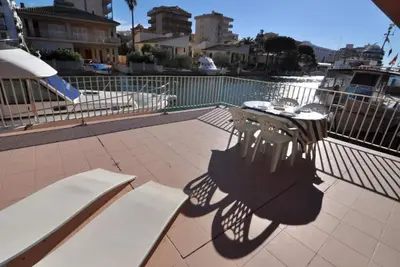 Image de Apartments Limit Rent Costabrava - Ap de 2 Dormit con Vistas al Canal