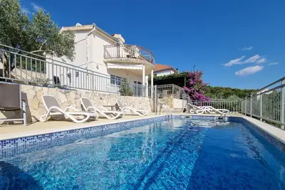 Image de House w\/panorama view, swimming pool. Walking distance to beach, old city Trogir
