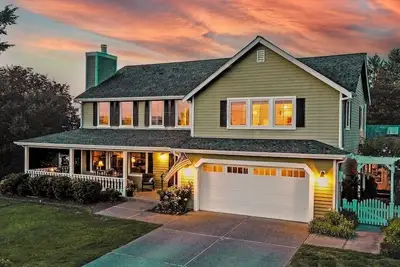 Image de Summer Sale ☀️ Hot Tub. Grill. Fast Wi-Fi. Basketball. Views.