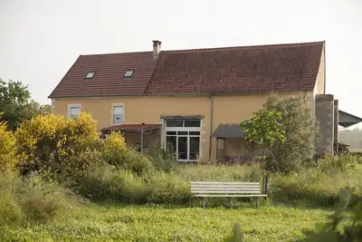 Image de Grande maison, piscine. 15 personnes. Sancerre