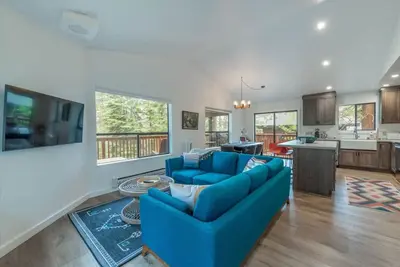 Image de Stylish Cabin in Tahoe Donner!