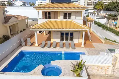 Image de Villa Ribeiro by HelloVacations