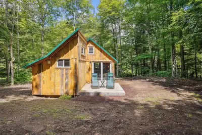 Image de Gloversville Retreat with Patio & Lake Access!
