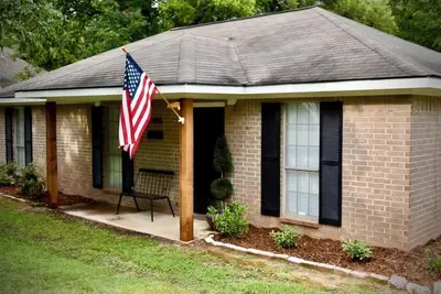 Image de The Little House on Pecan with parking for boats or trailers