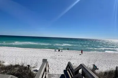 Image de Beachfront access & Pool! Snowbirds welcome!