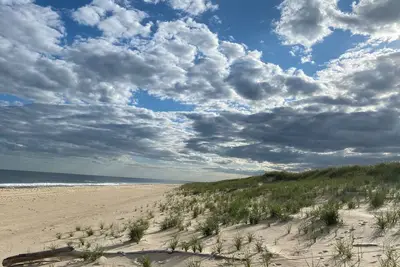 Image de Super-Lux Oceanfront property with private beach access in Estate section
