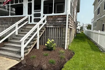 Image de Charming Newly Renovated Bethany Beach Cottage 1/2 Block to Beach & Town Center
