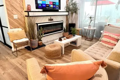 Image de Modern Old Town Pasadena Condo