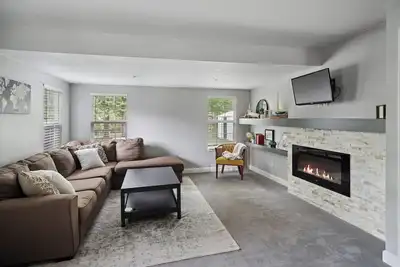 Image de ★★2 Story Near Plaza/Westport/Ku Med, King Bed, Garage Parking★★