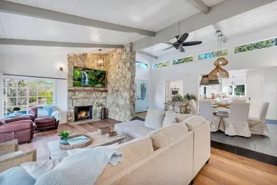 Image de Modern Family Farmhouse
