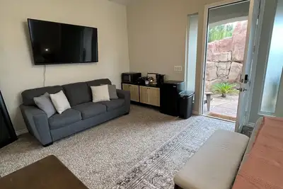 Image de Casita Cottage in Las Vegas! Relax and enjoy with our private paradise pool.