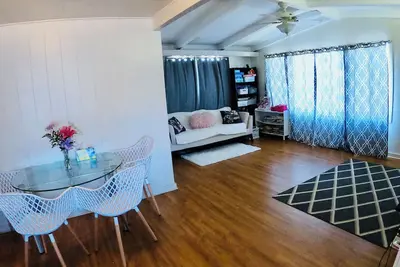 Image de Family cottage available July 17-August 1.