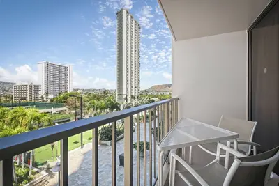 Image de Aston Waikiki Sunset 1bst | City Views – Heated Pool & Spa