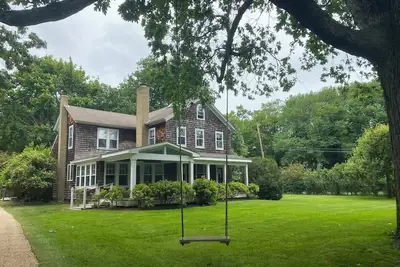 Image de Quintessential Farmhouse in Springs