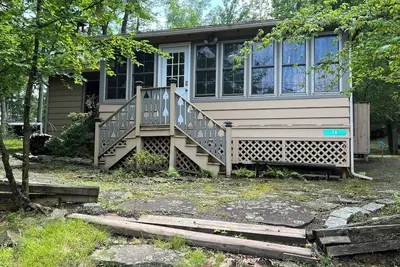 Image de Peaceful Wallenpaupack Getaway - Walk to Lake - Firepit- Wifi