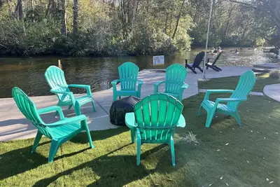 Image de *Newly Renovated! * Weeki Wachee Main River w\/ Kayaks