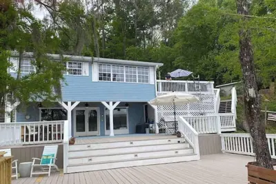 Image de Gorgeous Lake House -Sunkissed on Gantt Lake