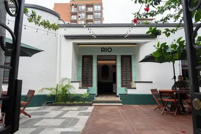 Image de Private room with shared bathroom Hostel in Guatemala City vibrant zona 4!